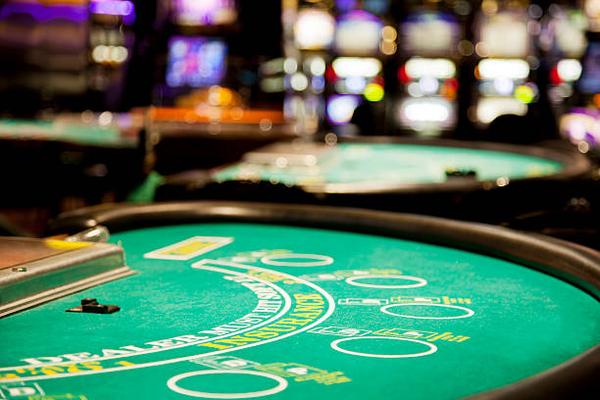Exploring Features That Experienced Players Use on online casino Singapore